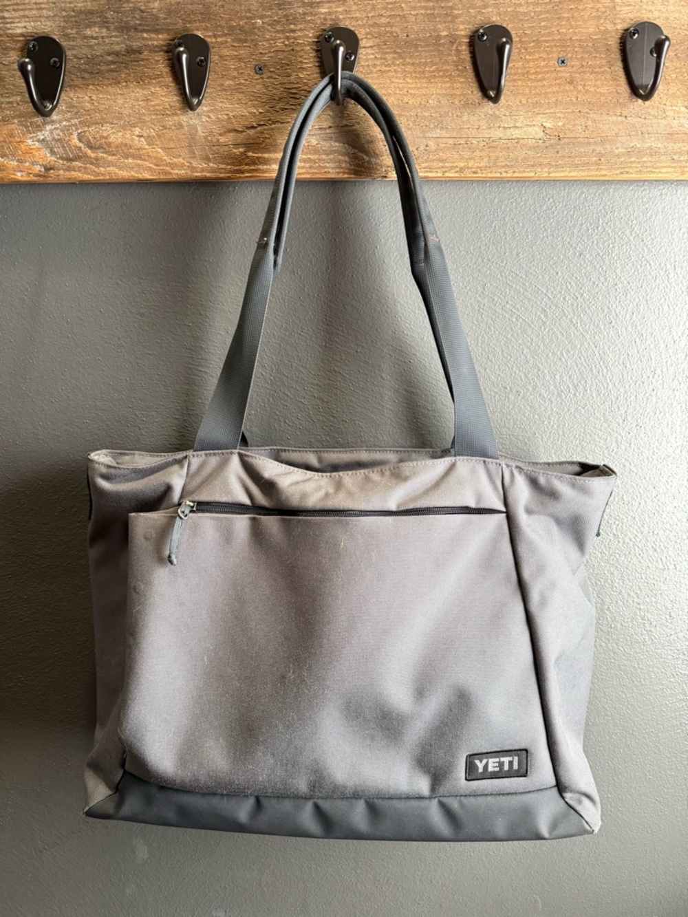YETI Crossroads Tote 16